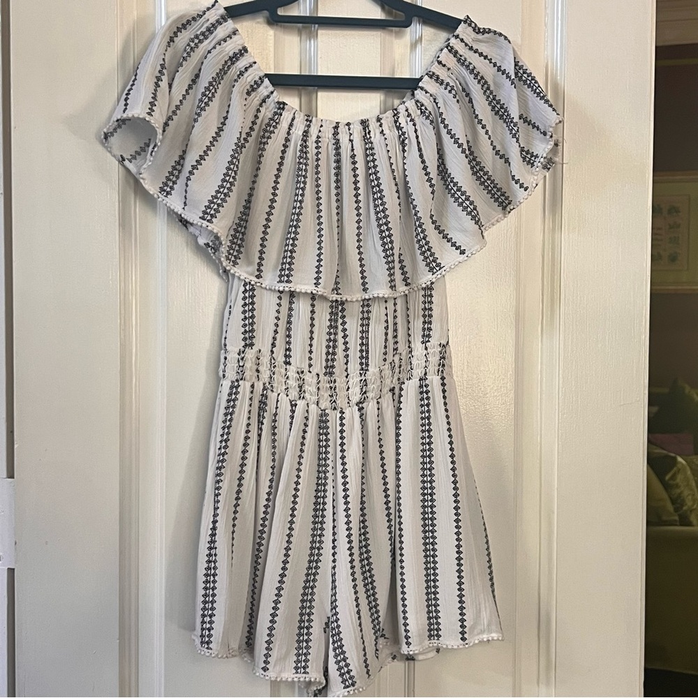 Lulus romper XS lined R130